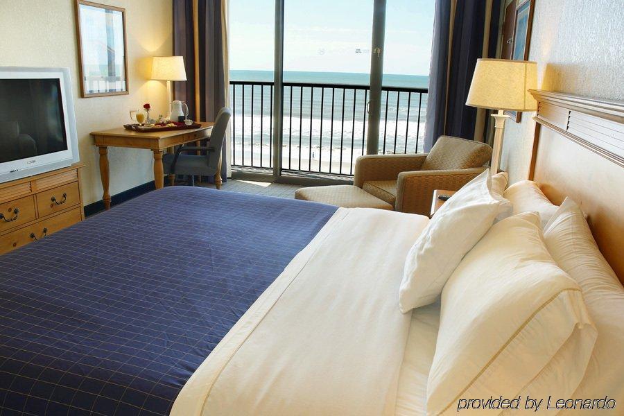 Doubletree By Hilton Atlantic Beach Oceanfront Hotel Room photo